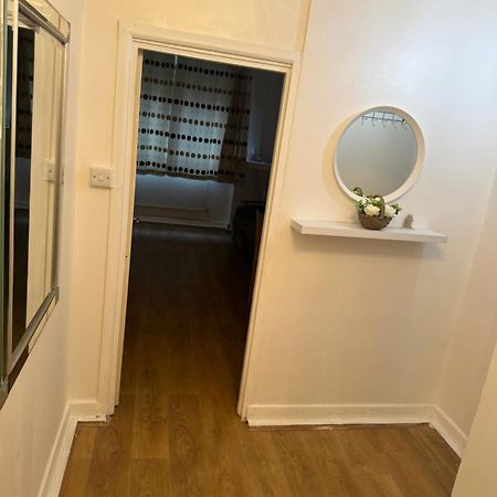 One Bedroom Apartment In Tower Bridge Road Londres Extérieur photo